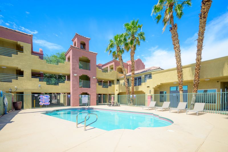 Apartments on Boulder Highway, Las Vegas - Siegel Suites