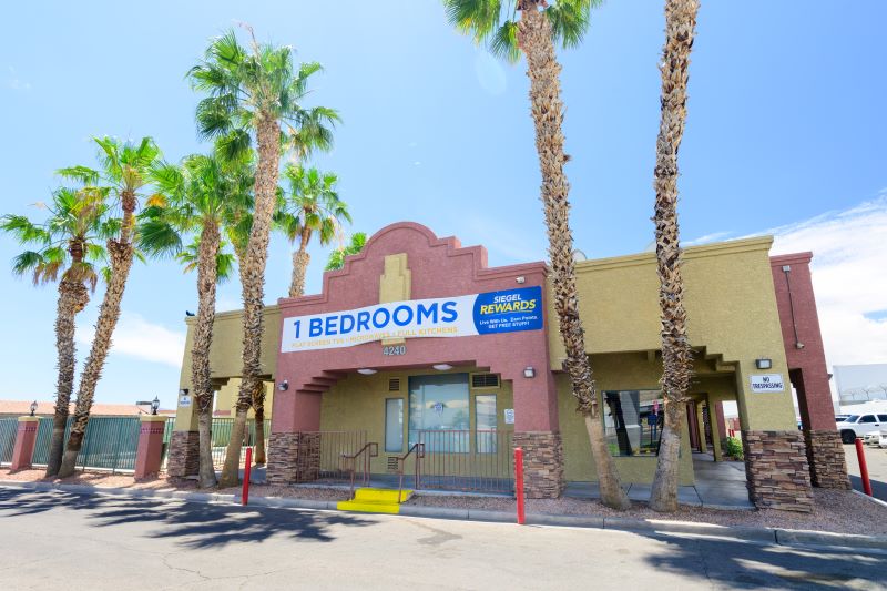 Apartments on Boulder Highway, Las Vegas - Siegel Suites