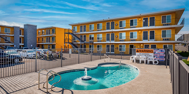 Siegel Suites 700 N Las Vegas Boulevard Las Vegas, NV 89101 affordable flexible stay apartments