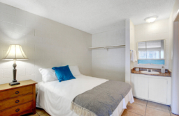 Siegel Suites E Twain Ave Las Vegas, NV affordable extended stay weekly & monthly rate apartments