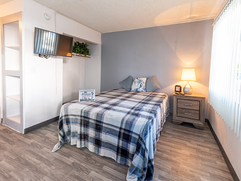 Charleston Apartments in Las Vegas